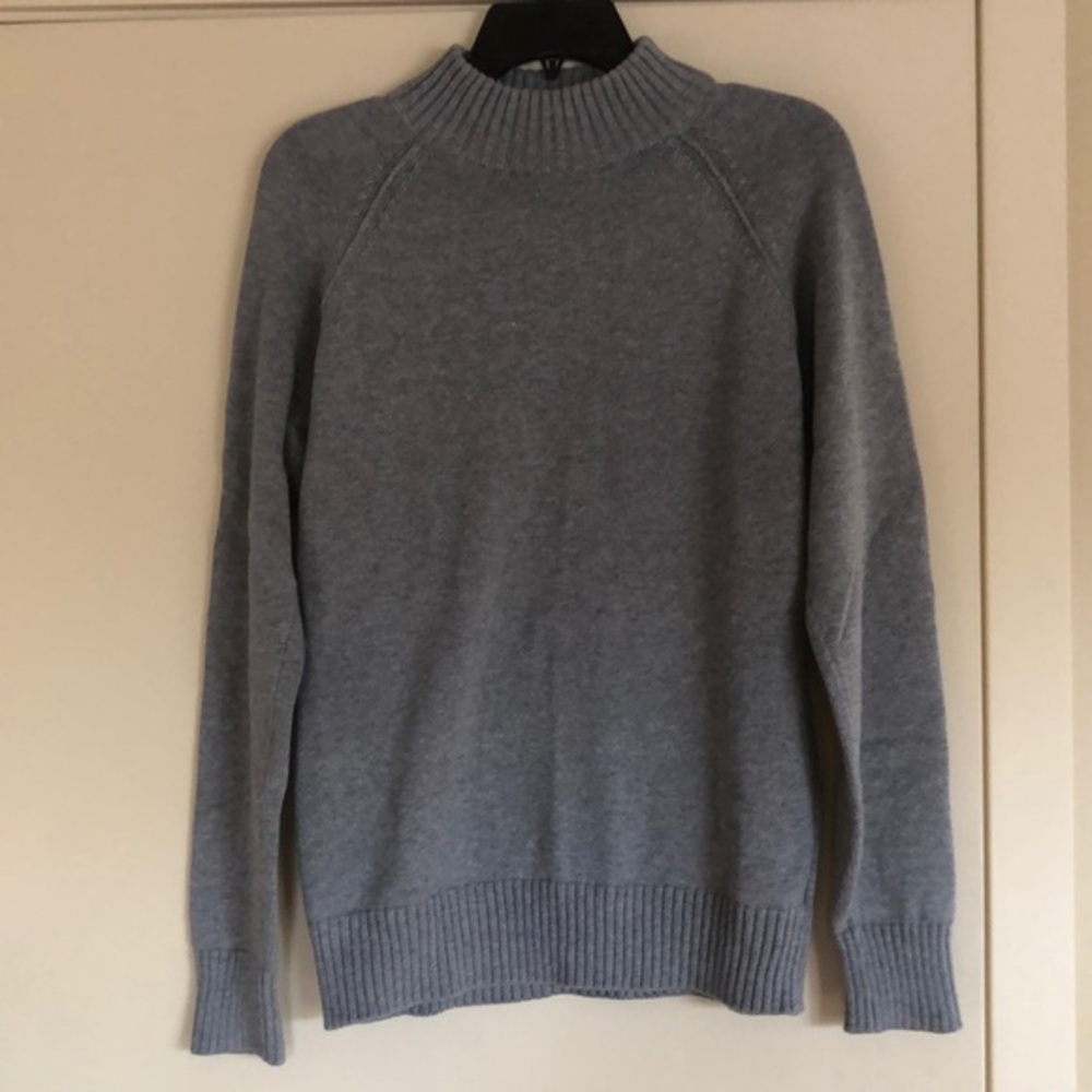 Jeanne Pierre Grey Sweater!
